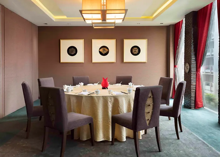 Golf hotel: Sheraton Saigon Grand Opera Hotel